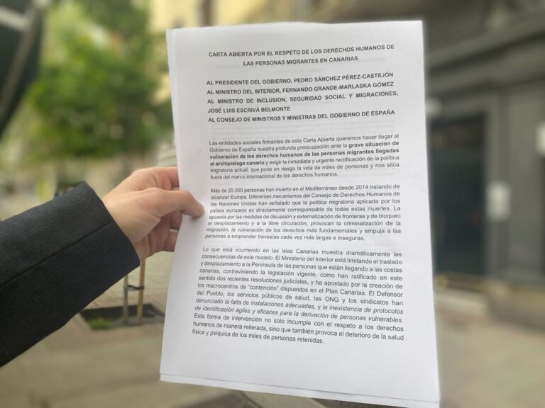 MÁS DE 160 ORGANIZACIONES SOCIALES Y SINDICALES SE UNEN PARA QUE EL GOBIERNO RECTIFIQUE DE FORMA URGENTE SU POLÍTICA MIGRATORIA EN CANARIAS