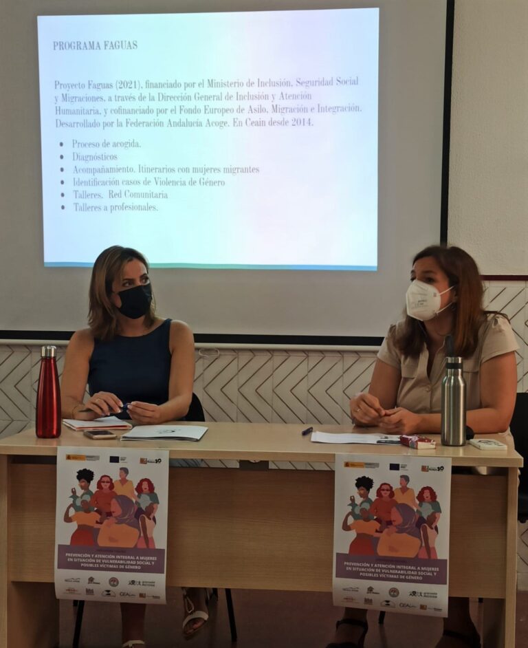 Formamos a profesionales en intervención social con mujeres migrantes