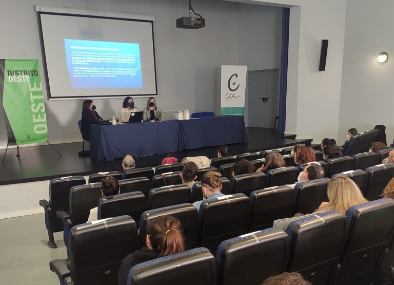 Más de 60 profesionales participan en la jornada formativa dedicada a los derechos humanos y las migraciones